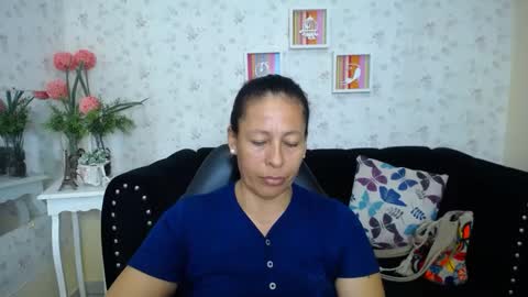 Snapshot of mature_martina_ chatting on February 17, 11:33 pm Martina online show from February 17, 11:33 pm