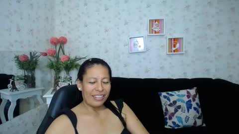 Snapshot of mature_martina_ chatting on February 9, 9:47 am Martina online show from February 9, 9:47 am