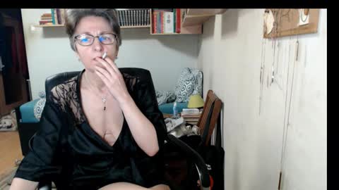 maturekate online show from September 25, 6:23 am