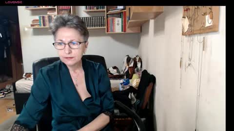 maturekate online show from October 4, 7:36 am