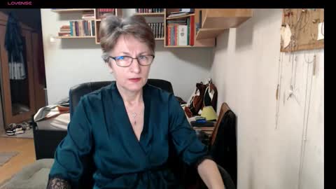 maturekate online show from September 30, 7:25 am