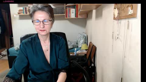 maturekate online show from September 21, 7:07 am