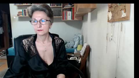 maturekate online show from September 16, 6:54 am