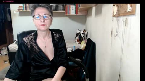 maturekate online show from October 6, 7:47 am