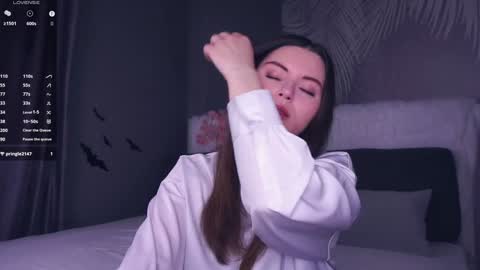 Lily online show from December 4, 4:16 pm