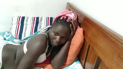 Snapshot of maui_001 chatting on October 17, 7:50 pm moh online show from October 17, 7:50 pm