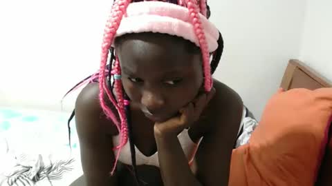 Snapshot of maui_001 chatting on October 15, 6:43 pm moh online show from October 15, 6:43 pm