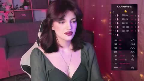 Snapshot of mavis_crystal chatting on March 10, 10:02 pm Mavis online show from March 10, 10:02 pm