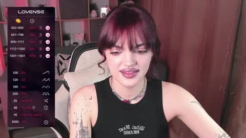 Snapshot of mavis_crystal chatting on January 16, 9:51 pm Mavis online show from January 16, 9:51 pm
