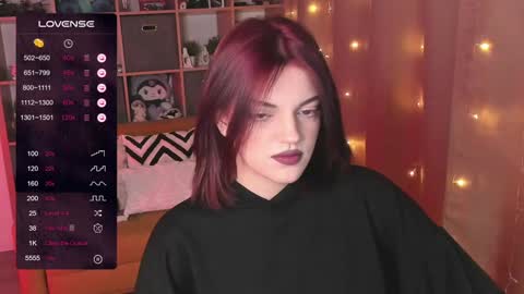 Snapshot of mavis_crystal chatting on December 11, 9:55 pm Mavis online show from December 11, 9:55 pm