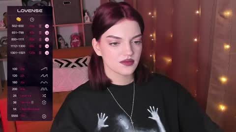 Snapshot of mavis_crystal chatting on December 8, 9:30 pm Mavis online show from December 8, 9:30 pm