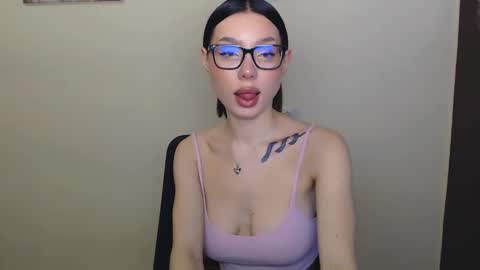 Snapshot of maxi_sweetheart chatting on December 28, 9:31 am Joanna online show from December 28, 9:31 am