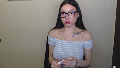 Snapshot of maxi_sweetheart chatting on January 18, 9:24 am Joanna online show from January 18, 9:24 am