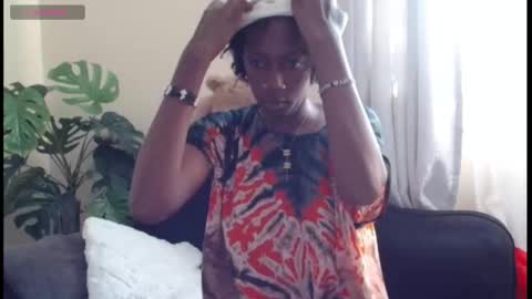 maxxinepetite online show from January 8, 6:50 am