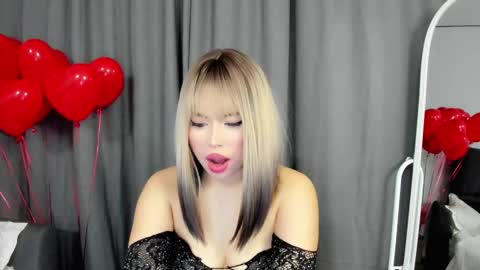 Snapshot of may_mia chatting on February 15, 10:54 pm Mia online show from February 15, 10:54 pm