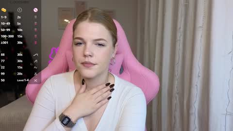 Maya online show from December 14, 3:17 am