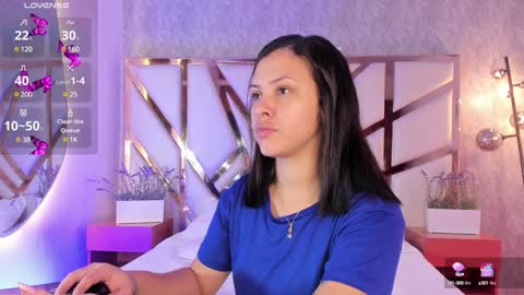 Snapshot of maya_blue_ chatting on February 9, 3:32 am Maya online show from February 9, 3:32 am