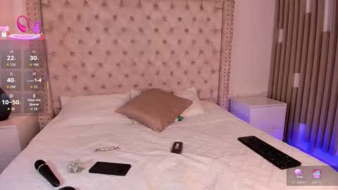 Maya online show from December 15, 3:56 am