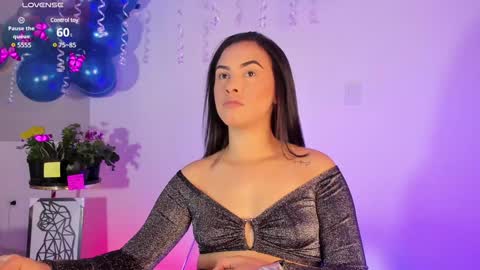 Snapshot of maya_blue_ chatting on January 27, 3:47 am Maya online show from January 27, 3:47 am