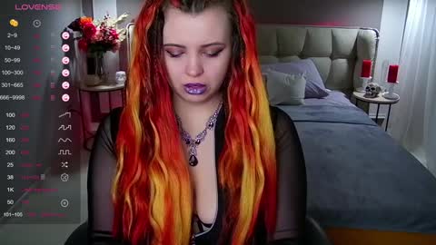 Snapshot of maya_mils chatting on February 5, 1:15 am Maya Mils online show from February 5, 1:15 am