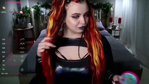 Snapshot of maya_mils chatting on December 30, 1:04 am Maya Mils online show from December 30, 1:04 am