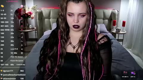 Snapshot of maya_mils chatting on December 2, 7:10 am Maya Mils online show from December 2, 7:10 am