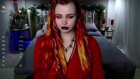 Snapshot of maya_mils chatting on December 28, 1:08 am Maya Mils online show from December 28, 1:08 am