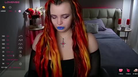 Snapshot of maya_mils chatting on January 27, 1:05 am Maya Mils online show from January 27, 1:05 am