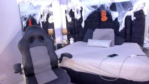 MAY online show from November 5, 6:29 am