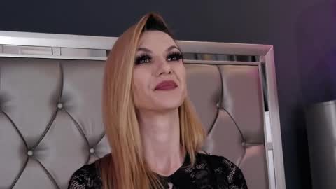 Maya online show from March 28, 11:54 am