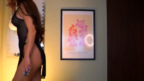 Maya online show from October 11, 6:43 pm