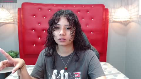Maya online show from December 6, 11:54 am
