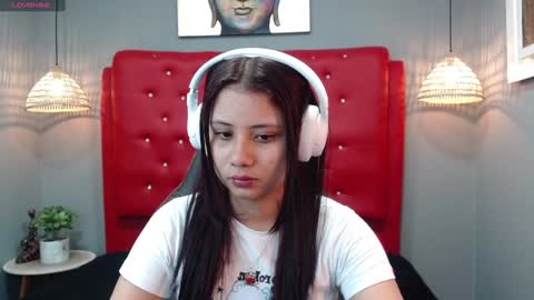 Maya online show from December 19, 11:39 am