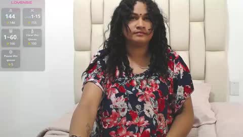 Snapshot of mayanindharani chatting on February 25, 7:27 pm Maya online show from February 25, 7:27 pm