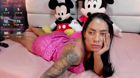 Snapshot of mayarusell01 chatting on September 17, 9:02 pm Nicolle Ruselle Hello my lovely schedule for great fun from 630 am and end 800 pm Colombian time I wait for you online show from September 17, 9:02 pm