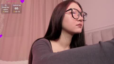 Erina online show from April 7, 8:05 am