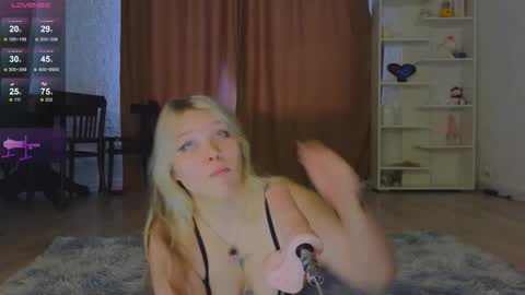 Snapshot of mayaster chatting on October 10, 7:57 am Maya online show from October 10, 7:57 am