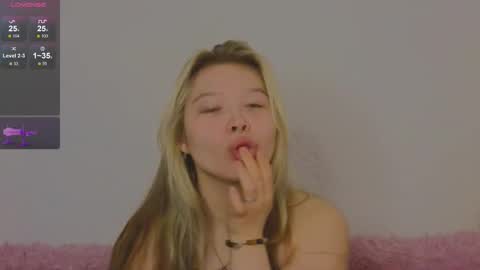 Snapshot of mayaster chatting on October 24, 6:09 am Maya online show from October 24, 6:09 am