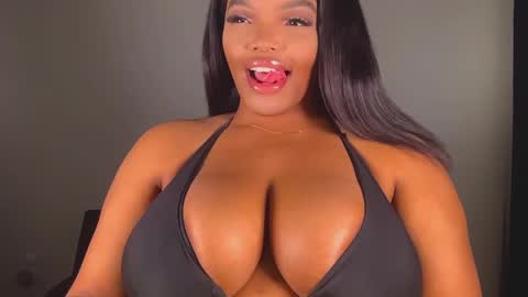 Snapshot of maybabi chatting on January 9, 3:55 pm MayBabi online show from January 9, 3:55 pm