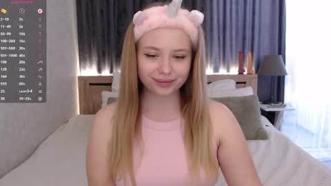maybebabyx online show from June 4, 3:01 am