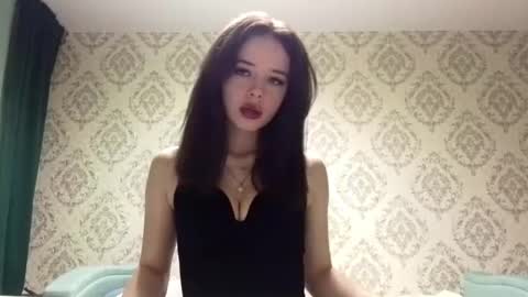 Snapshot of maybellebrimer chatting on October 28, 4:13 pm Amelia online show from October 28, 4:13 pm