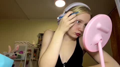 Lola online show from October 18, 5:26 pm