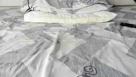 Snapshot of maybelline_666 chatting on October 25, 1:02 am Maybelline69 online show from October 25, 1:02 am