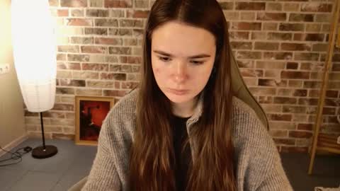 maybloom_ online show from December 19, 5:21 am