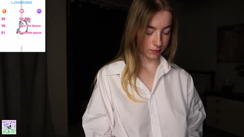 Violet online show from February 26, 7:19 pm
