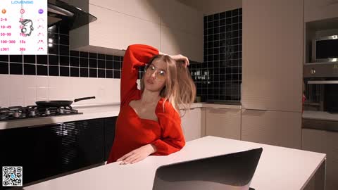 Violet online show from January 25, 9:04 pm