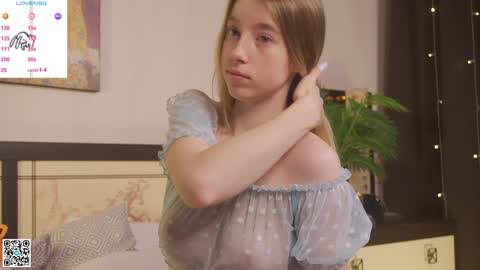 Violet online show from December 28, 8:15 pm
