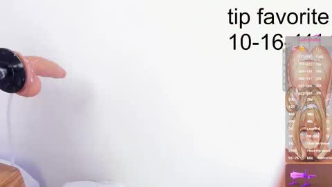 Snapshot of maye_u chatting on October 24, 8:05 pm maye  online show from October 24, 8:05 pm