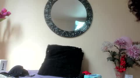 Maye  online show from April 10, 2:01 pm