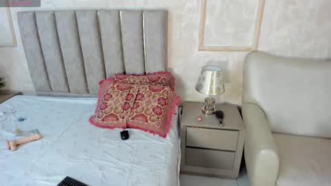 mayevanss online show from November 2, 7:28 pm